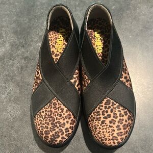 ALEGRIA EVIE LEOPARD SHOE